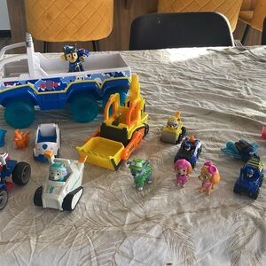Paw Patrol Adventure Vehicle Set with Blue and Yellow